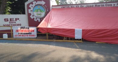 Padres de familia del CBTIS 13 de Xalapa exigen la destitución de la directora